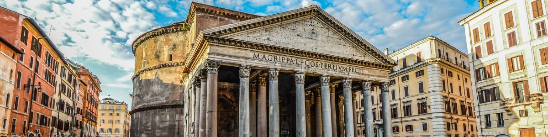  Walking in Rome with Ice cream